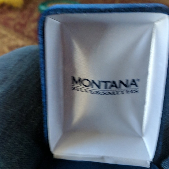 Purchased last week. Can't wear due to skin issue. - Picture 2 of 2